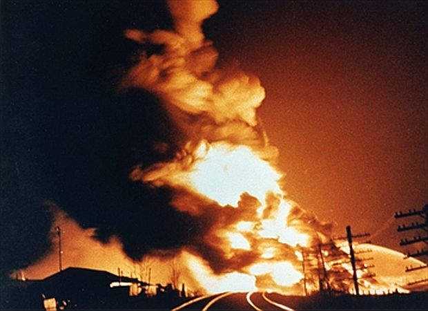 Fireball and smoke rising from the Mississauga train derailment, November 1979